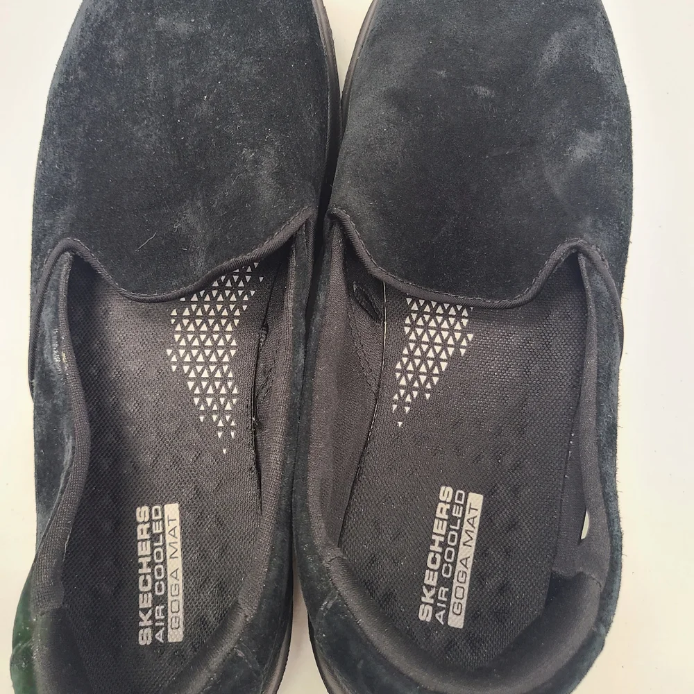 Skechers Black Suede Flats